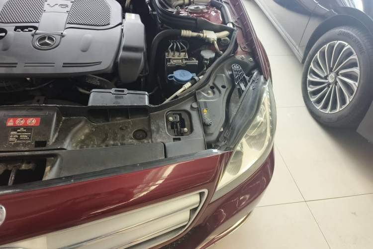 Used Mercedes-Benz CLS 2012 CLS 300 CGI Engine Bay Left
