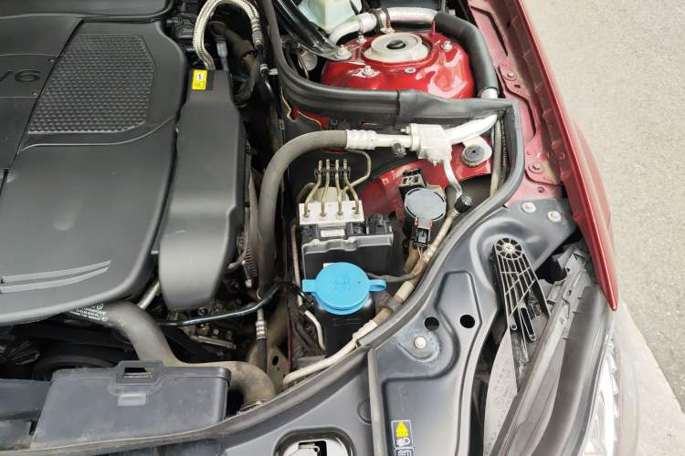 Used Mercedes-Benz CLS 2012 CLS 300 CGI Engine Bay Left