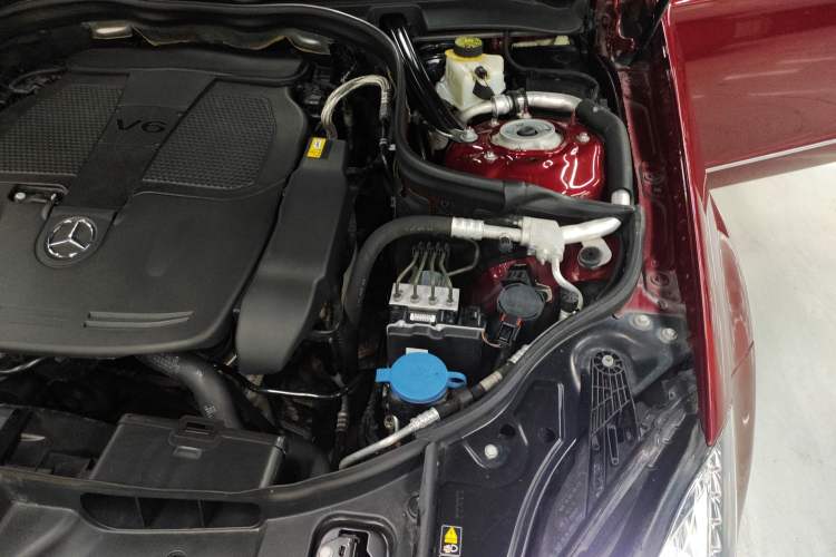 Used Mercedes-Benz CLS 2012 CLS 300 CGI Engine Bay Left