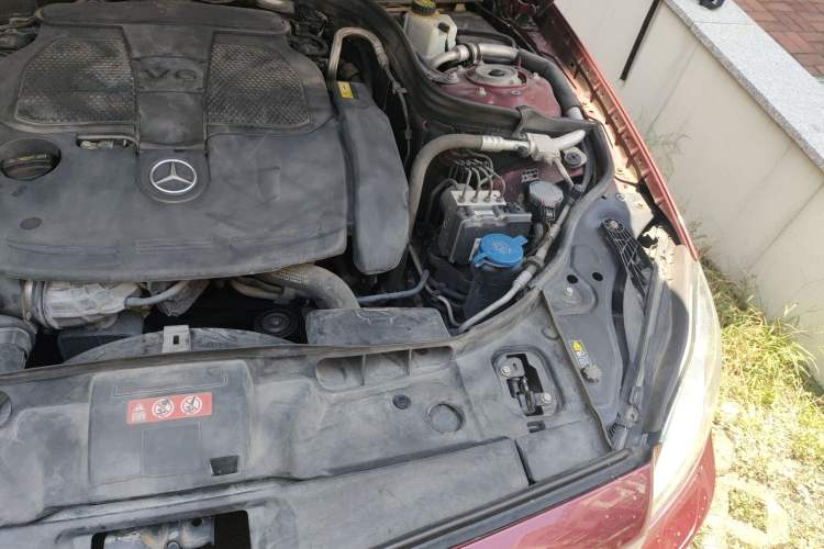 Used Mercedes-Benz CLS 2012 CLS 300 CGI Engine Bay Left