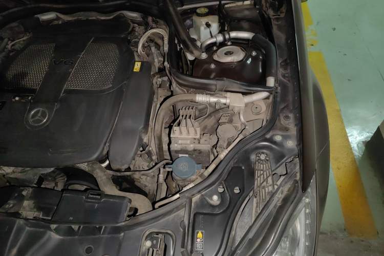 Used Mercedes-Benz CLS 2012 CLS 300 CGI Engine Bay Left