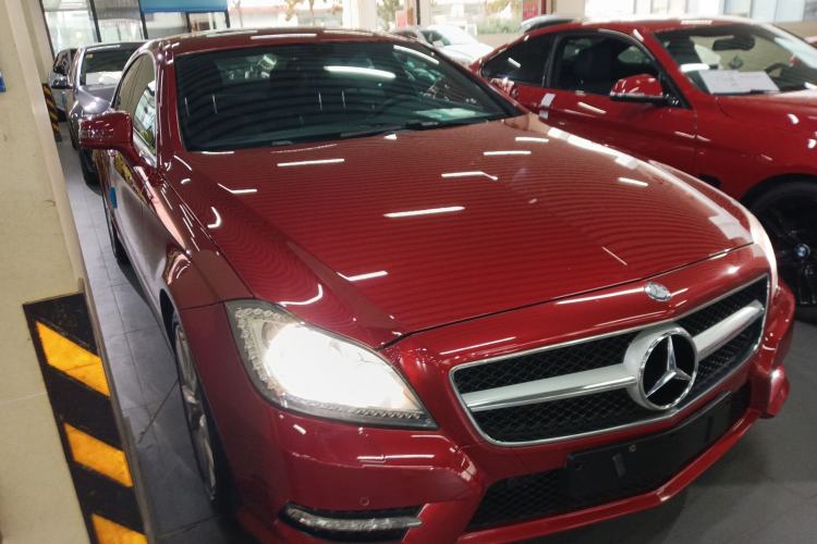 Used Mercedes-Benz CLS 2012 CLS 300 CGI Front Right 45 Deg
