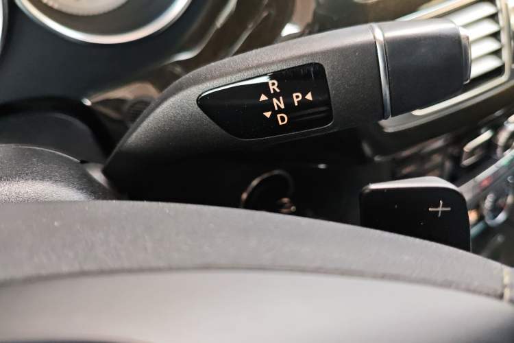 Used Mercedes-Benz CLS 2012 CLS 300 CGI Gear Lever