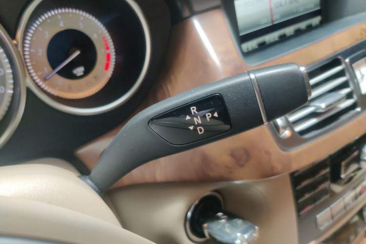 Used Mercedes-Benz CLS 2012 CLS 300 CGI Gear Lever