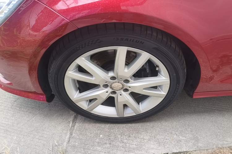 Used Mercedes-Benz CLS 2012 CLS 300 CGI Left Front Wheel Hub