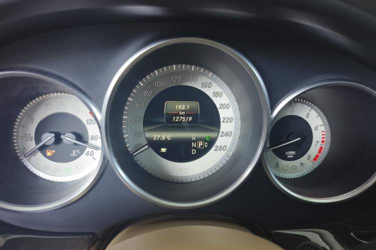 Used Mercedes-Benz CLS 2012 CLS 300 CGI Odometer Close Up