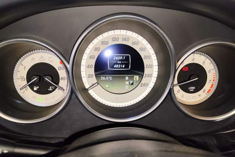 Used Mercedes-Benz CLS 2012 CLS 300 CGI Odometer Close Up