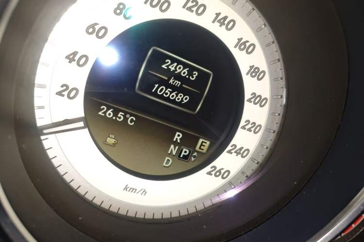 Used Mercedes-Benz CLS 2012 CLS 300 CGI Odometer Close Up