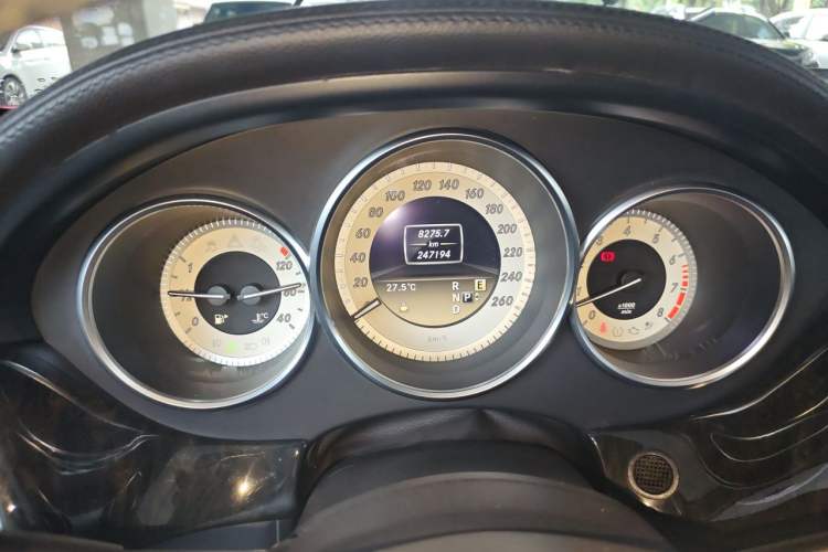 Used Mercedes-Benz CLS 2012 CLS 300 CGI Odometer Close Up