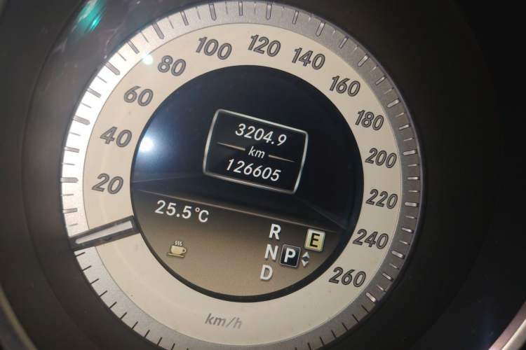 Used Mercedes-Benz CLS 2012 CLS 300 CGI Odometer Close Up