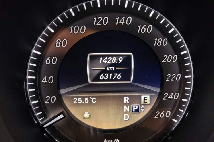 Used Mercedes-Benz CLS 2012 CLS 300 CGI Odometer Close Up