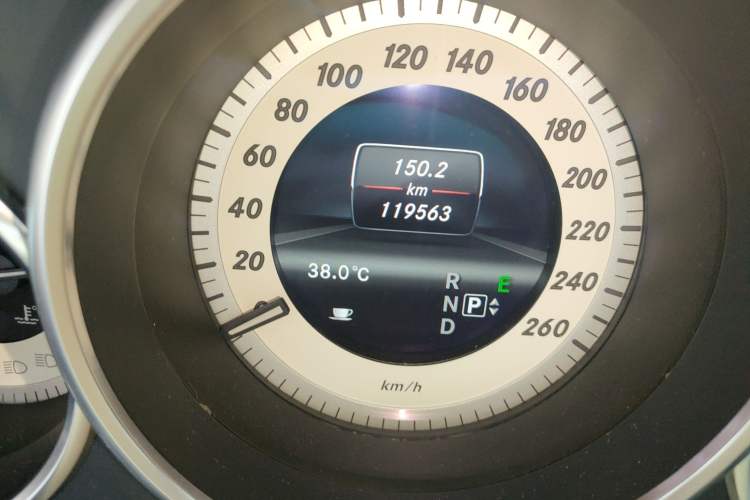 Used Mercedes-Benz CLS 2012 CLS 300 CGI Odometer Close Up