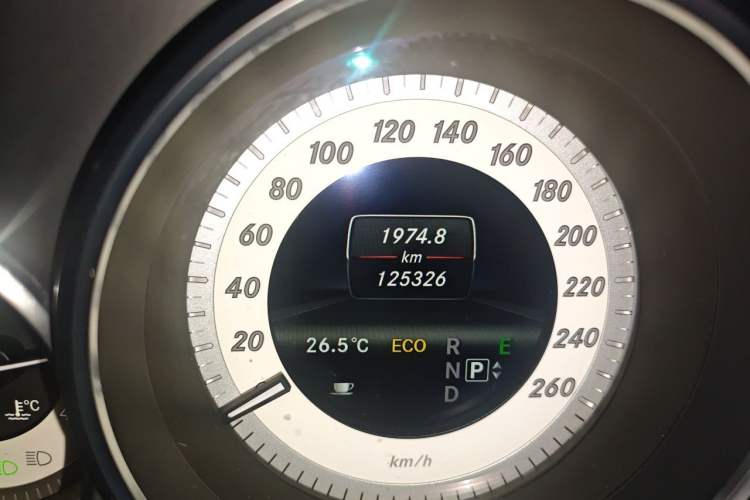 Used Mercedes-Benz CLS 2012 CLS 350 CGI Odometer Close Up