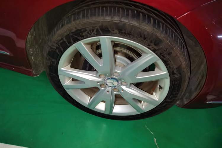 Used Mercedes-Benz CLS 2012 CLS 300 CGI Right Front Wheel Hub
