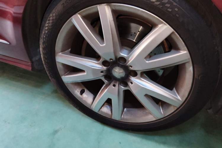 Used Mercedes-Benz CLS 2012 CLS 300 CGI Right Front Wheel Hub