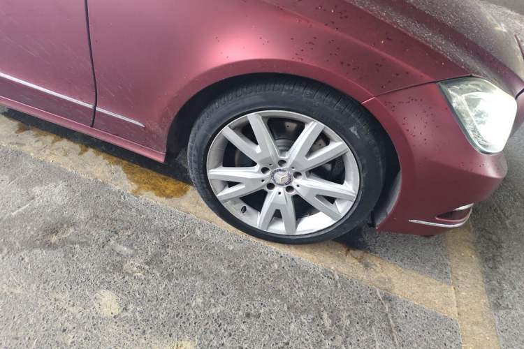 Used Mercedes-Benz CLS 2012 CLS 300 CGI Right Front Wheel Hub