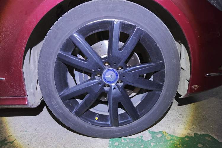 Used Mercedes-Benz CLS 2012 CLS 300 CGI Right Front Wheel Hub
