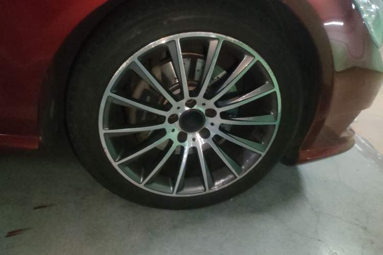 Used Mercedes-Benz CLS 2012 CLS 300 CGI Right Front Wheel Hub
