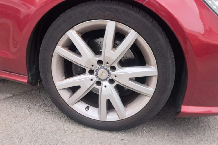 Used Mercedes-Benz CLS 2012 CLS 300 CGI Right Front Wheel Hub