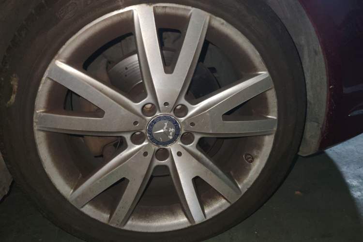 Used Mercedes-Benz CLS 2012 CLS 300 CGI Right Front Wheel Hub