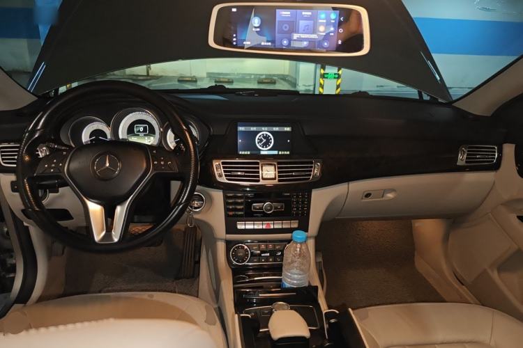 Used Mercedes-Benz CLS 2012 CLS 300 CGI Center Console