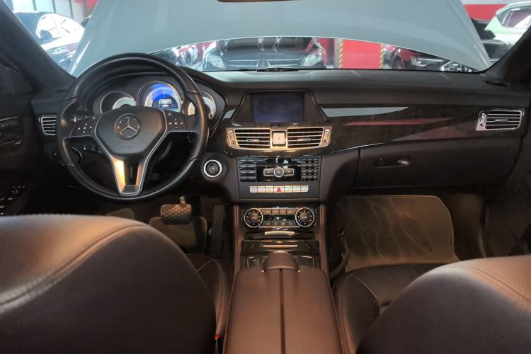 Used Mercedes-Benz CLS 2012 CLS 300 CGI Center Console