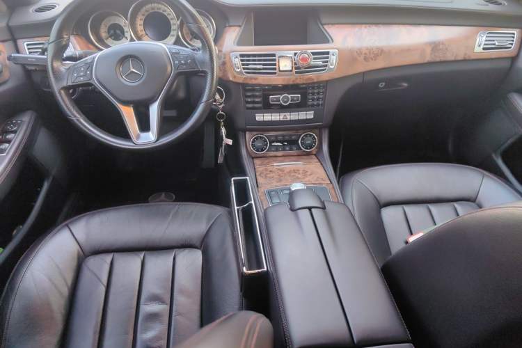 Used Mercedes-Benz CLS 2012 CLS 300 CGI Center Console
