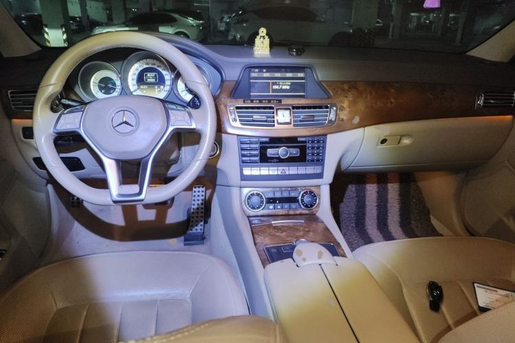 Used Mercedes-Benz CLS 2012 CLS 350 CGI Center Console