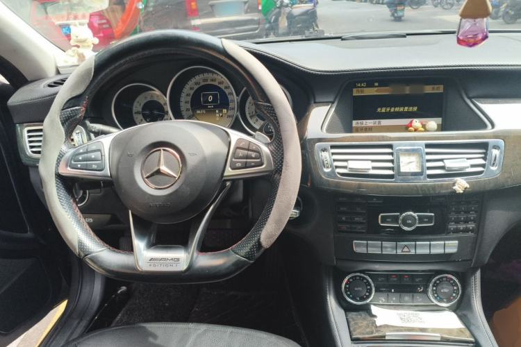 Used Mercedes-Benz CLS 2012 CLS 300 CGI Center Console