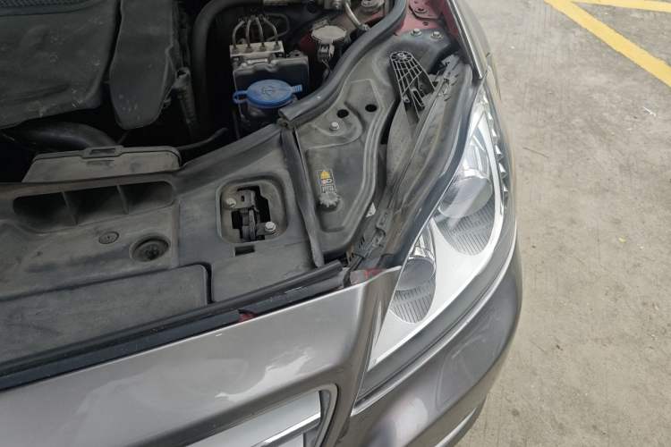 Used Mercedes-Benz CLS 2012 CLS 300 CGI Engine Bay Left