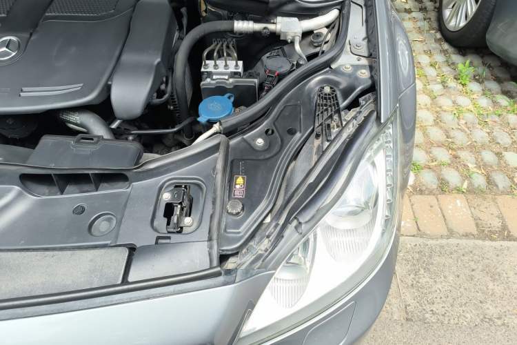 Used Mercedes-Benz CLS 2012 CLS 300 CGI Engine Bay Left