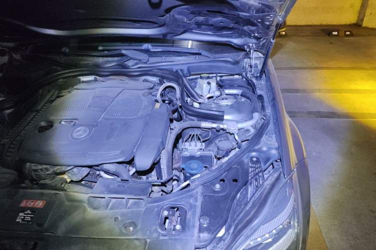 Used Mercedes-Benz CLS 2012 CLS 350 CGI Engine Bay Left