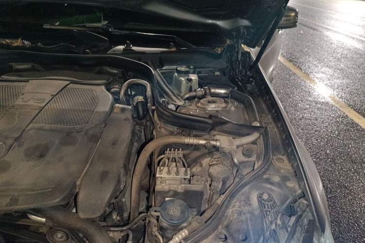 Used Mercedes-Benz CLS 2012 CLS 300 CGI Engine Bay Left