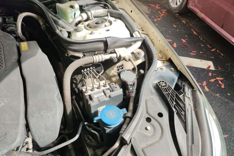 Used Mercedes-Benz CLS 2012 CLS 350 CGI Engine Bay Left