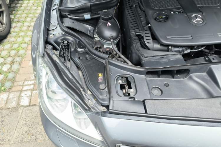 Used Mercedes-Benz CLS 2012 CLS 300 CGI Engine Bay Right