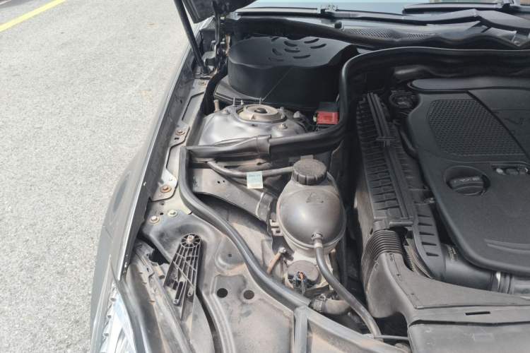 Used Mercedes-Benz CLS 2012 CLS 300 CGI Engine Bay Right