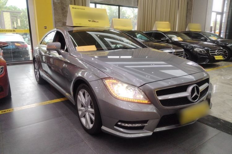 Used Mercedes-Benz CLS 2012 CLS 300 CGI Front Right 45 Deg