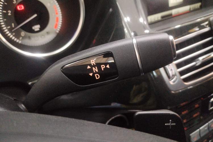 Used Mercedes-Benz CLS 2012 CLS 300 CGI Gear Lever
