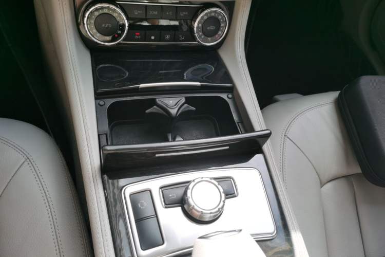 Used Mercedes-Benz CLS 2012 CLS 300 CGI Gear Lever