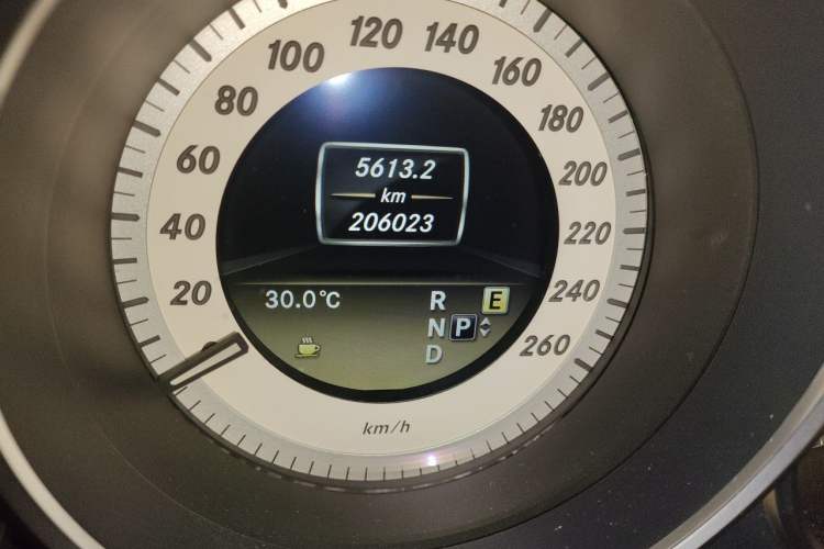 Used Mercedes-Benz CLS 2012 CLS 350 CGI Odometer Close Up
