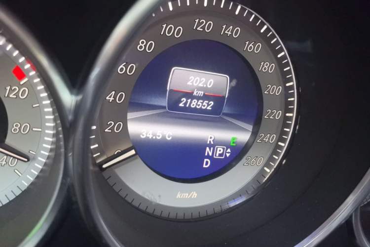 Used Mercedes-Benz CLS 2012 CLS 300 CGI Odometer Close Up