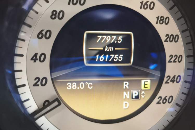 Used Mercedes-Benz CLS 2012 CLS 300 CGI Odometer Close Up