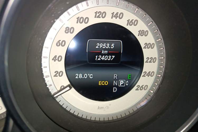 Used Mercedes-Benz CLS 2012 CLS 300 CGI Odometer Close Up
