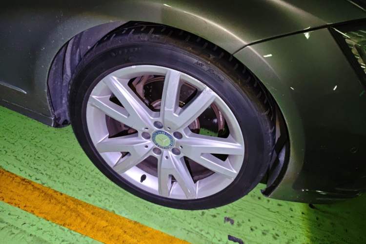 Used Mercedes-Benz CLS 2012 CLS 300 CGI Right Front Wheel Hub