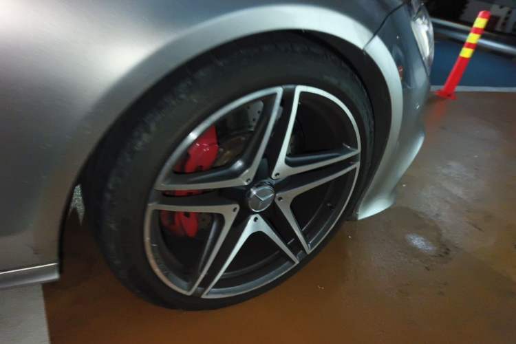 Used Mercedes-Benz CLS 2012 CLS 350 CGI Right Front Wheel Hub
