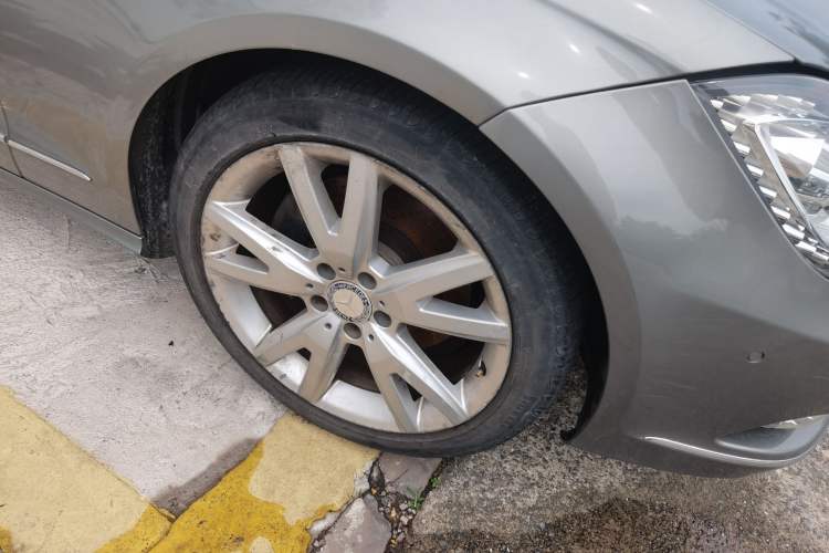 Used Mercedes-Benz CLS 2012 CLS 300 CGI Right Front Wheel Hub