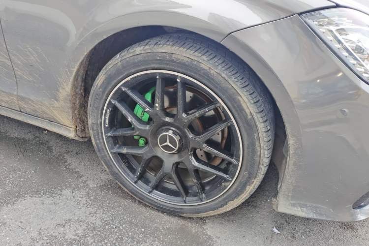 Used Mercedes-Benz CLS 2012 CLS 300 CGI Right Front Wheel Hub
