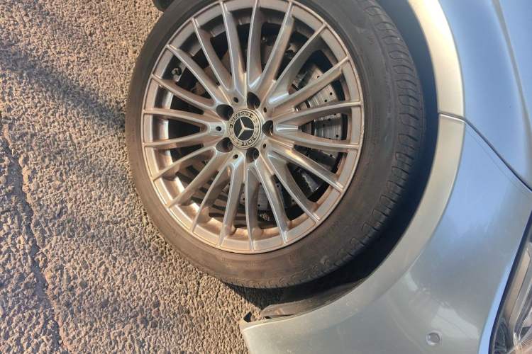 Used Mercedes-Benz CLS 2012 CLS 300 CGI Right Front Wheel Hub
