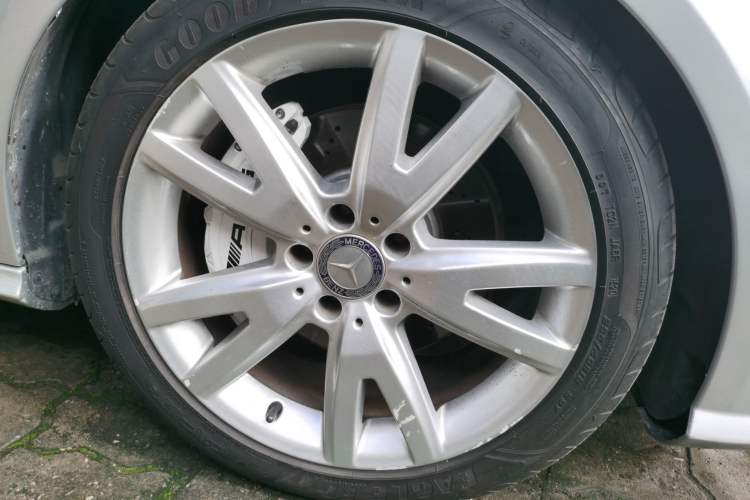Used Mercedes-Benz CLS 2012 CLS 300 CGI Right Front Wheel Hub