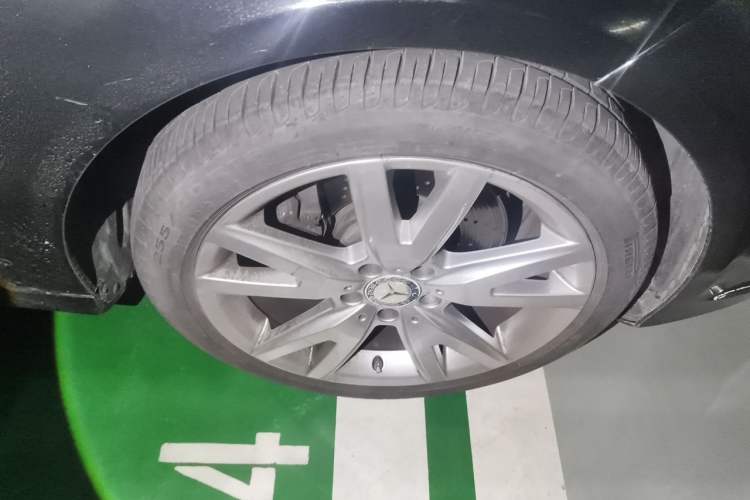 Used Mercedes-Benz CLS 2012 CLS 300 CGI Right Front Wheel Hub